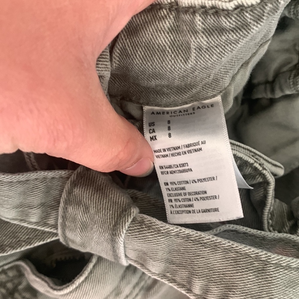 American Eagle highest rise mom short - Picture 3 of 4